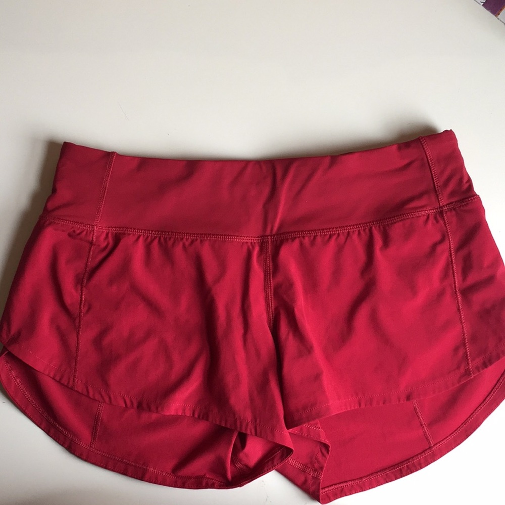 Red Lululemon Speed Up Short/SIZE: 4 (barely worn)